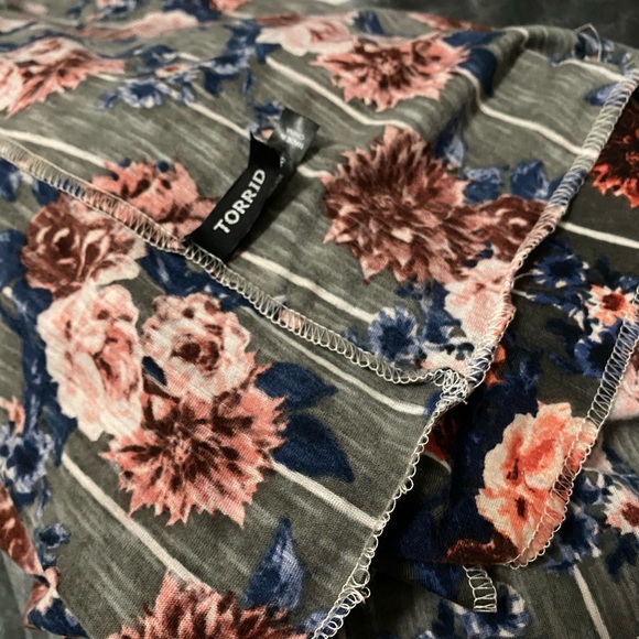 Torrid Scarf - Picture 3 of 3